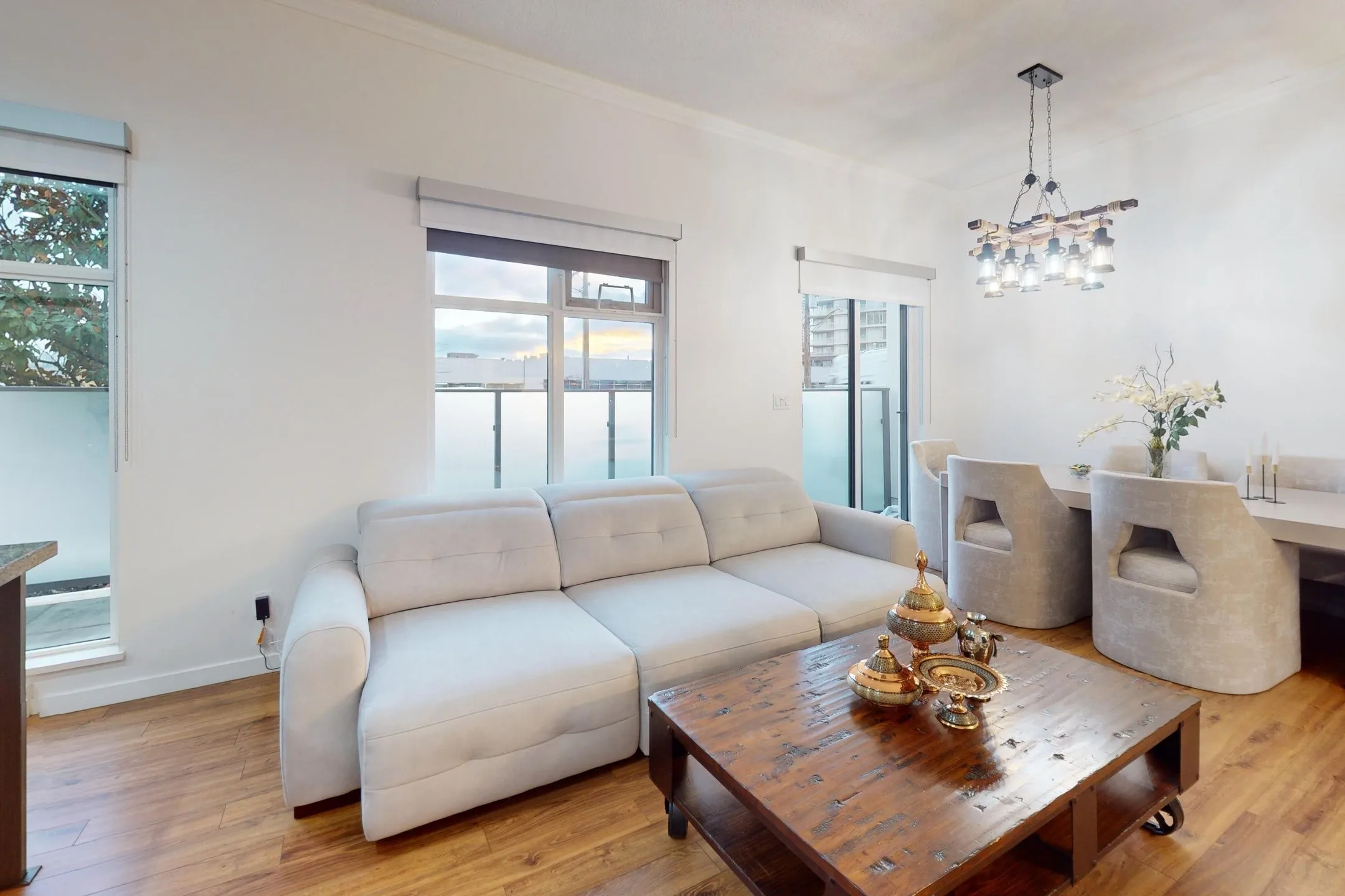 STUNNING TOWNHOUSE WITH PRIVATE ROOFTOP TERRACE & 2 PARKING SPACES – PRIME BURNABY LOCATION – photo 1 of 11